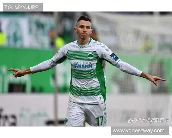 沙尔克04客场挺住压力，与法兰克福激战战平收场